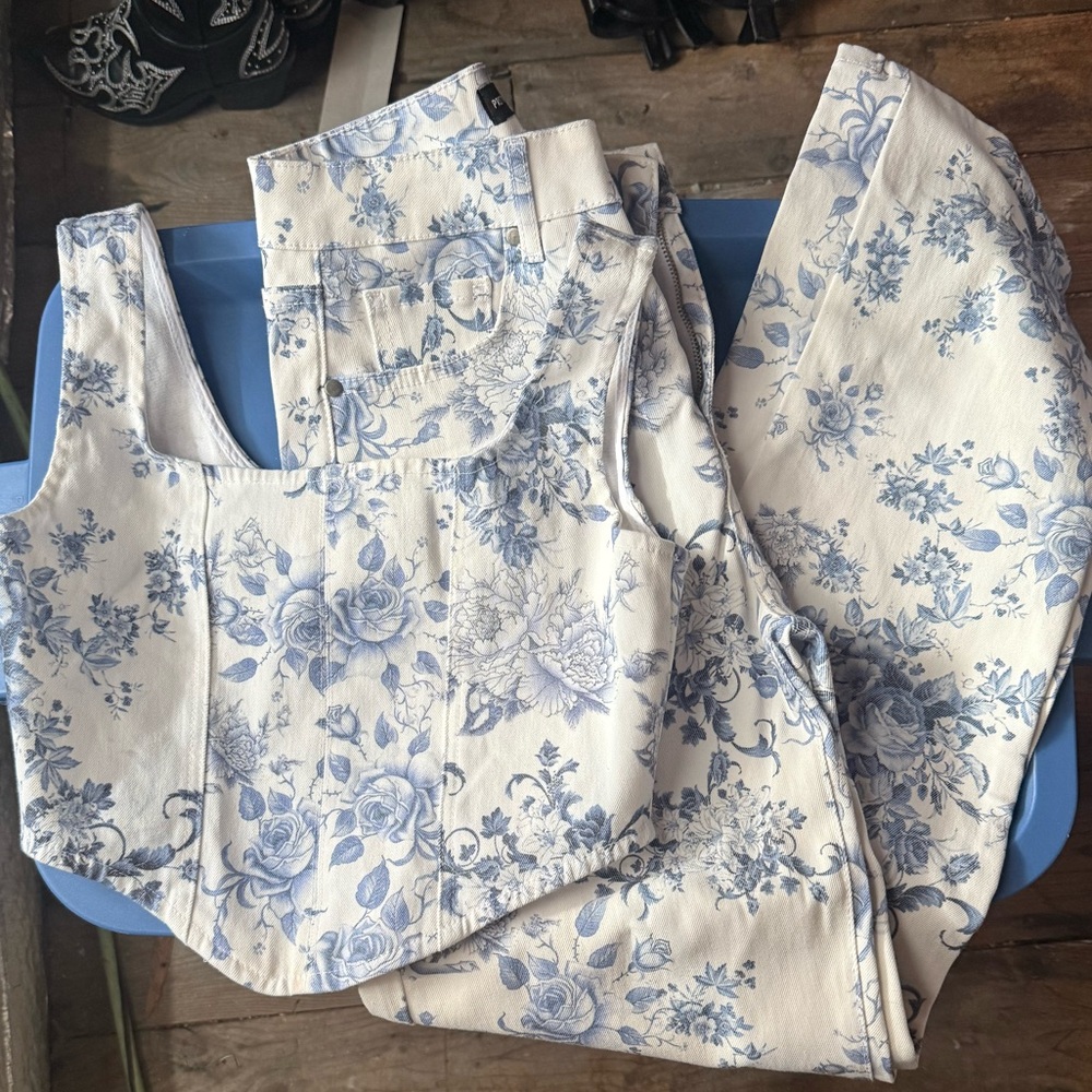 Floral Blue and White Two-Piece Set